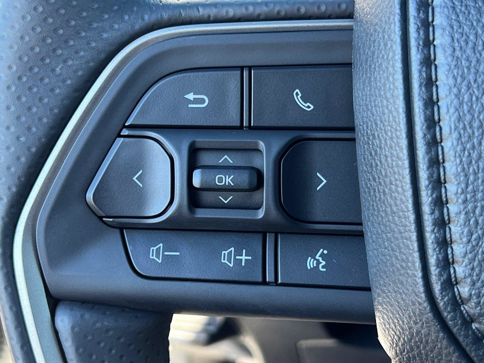 Used 2026 Toyota 4Runner Limited AWD/4WD image 25