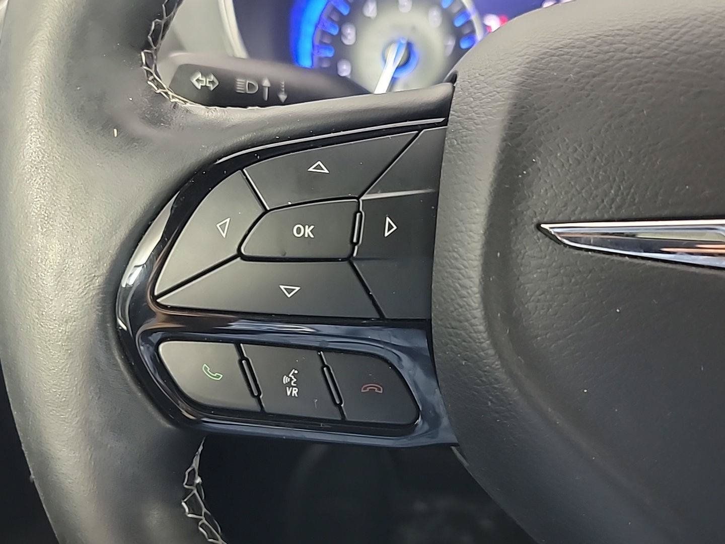 Used 2019 Chrysler Pacifica Touring-L Plus w/ Advanced Safetytec Group FWD image 31