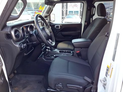 Used 2022 Jeep Gladiator Sport AWD/4WD image 16