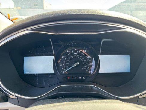 Used 2017 Ford Fusion SE w/ Fusion SE Technology Package image 14