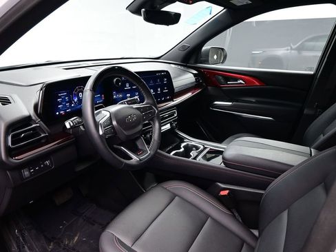 Used 2024 Chevrolet Traverse Z71 w/ Enhanced Driving Package AWD/4WD image 8