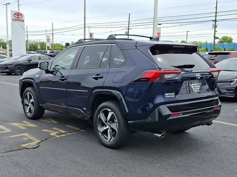 Used 2023 Toyota RAV4 SE w/ Weather & Moonroof Package AWD/4WD image 4