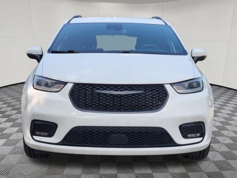 Used 2023 Chrysler Pacifica Touring w/ S Appearance Package FWD image 2