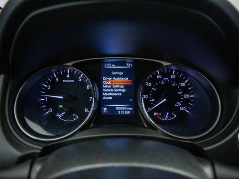 Used 2016 Nissan Rogue SV image 8