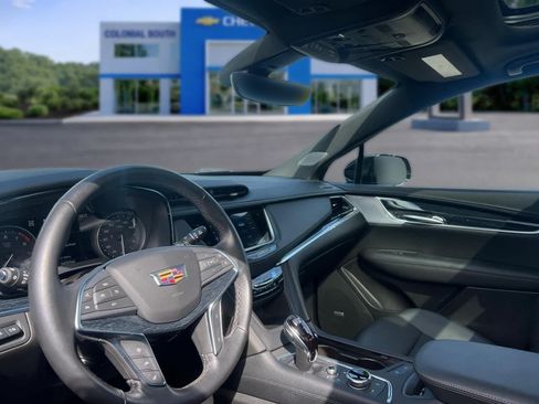 Certified 2025 Cadillac XT5 Premium Luxury w/ Technology Package AWD/4WD image 14