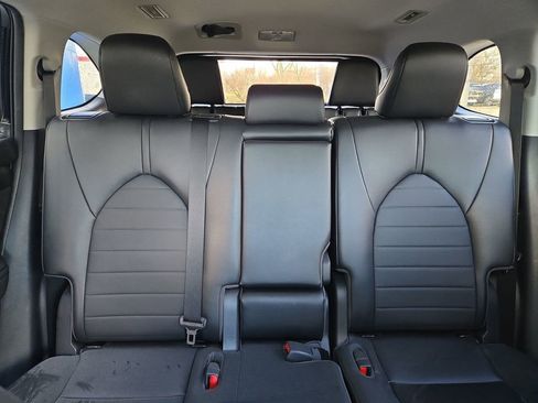 Used 2023 Toyota Highlander XLE image 29