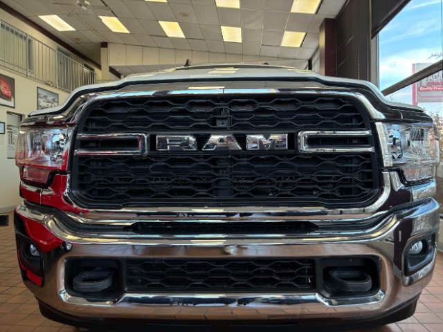 Used 2024 RAM 2500 Big Horn AWD/4WD image 4