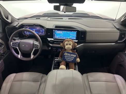 Used 2024 Chevrolet Silverado 1500 LT Trail Boss w/ Convenience Package II image 19