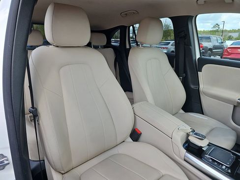 Used 2021 Mercedes-Benz GLA 250 w/ Premium Package image 14