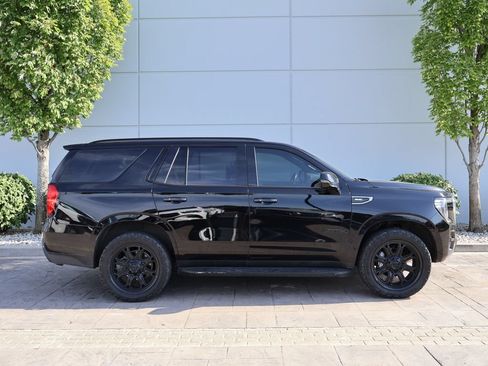 Used 2021 GMC Yukon AT4 w/ Rear Media and Nav Package AWD/4WD image 5
