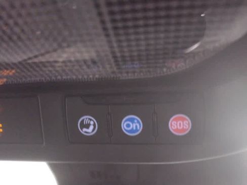 Used 2024 Chevrolet Trax RS w/ Sunroof Package image 42