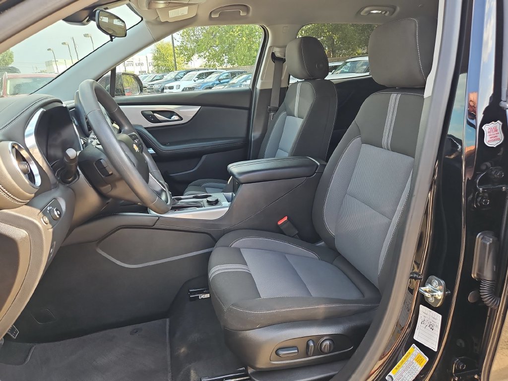 Used 2025 Chevrolet Blazer LT FWD image 25