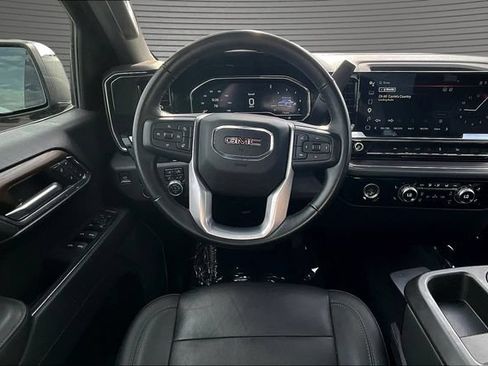 Used 2023 GMC Sierra 1500 SLT AWD/4WD image 9