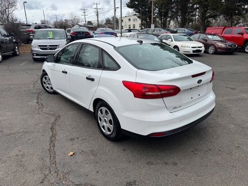 Used 2015 Ford Focus S image 5
