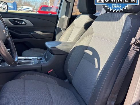 Used 2020 Chevrolet Traverse LT image 3