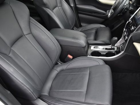 Used 2022 Subaru Ascent Limited w/ Technology Package image 2