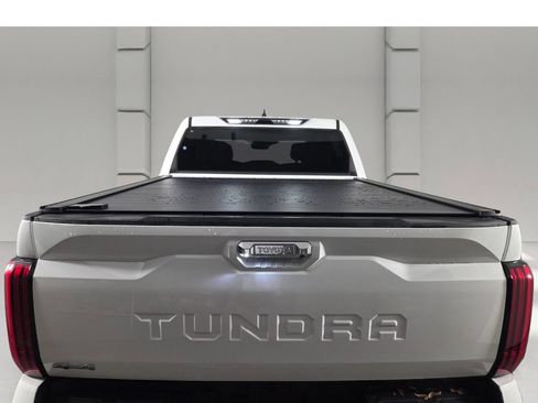 Used 2025 Toyota Tundra Limited AWD/4WD image 27