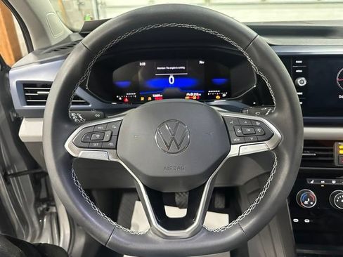 Certified 2023 Volkswagen Taos SE w/ Panoramic Sunroof Package FWD image 19