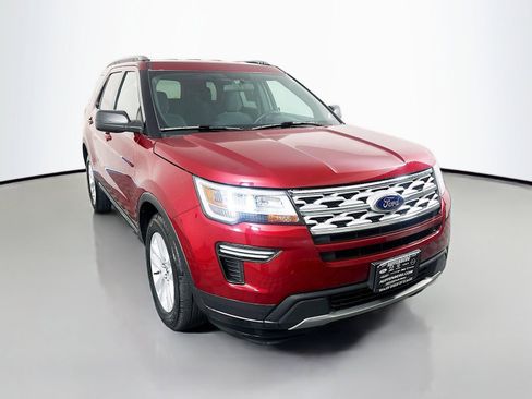 Used 2019 Ford Explorer XLT FWD image 1