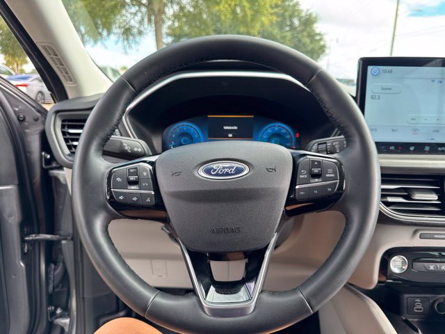 Used 2025 Ford Escape Platinum AWD/4WD image 25