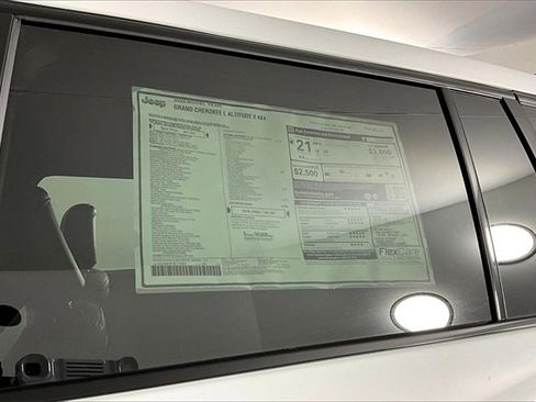 New 2025 Jeep Grand Cherokee L Altitude image 13