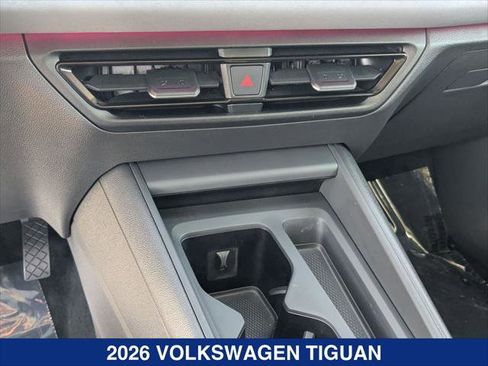 Certified 2026 Volkswagen Tiguan SE w/ Panoramic Sunroof Package AWD/4WD image 16