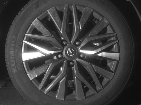 Used 2025 Nissan Altima 2.5 SV FWD image 13