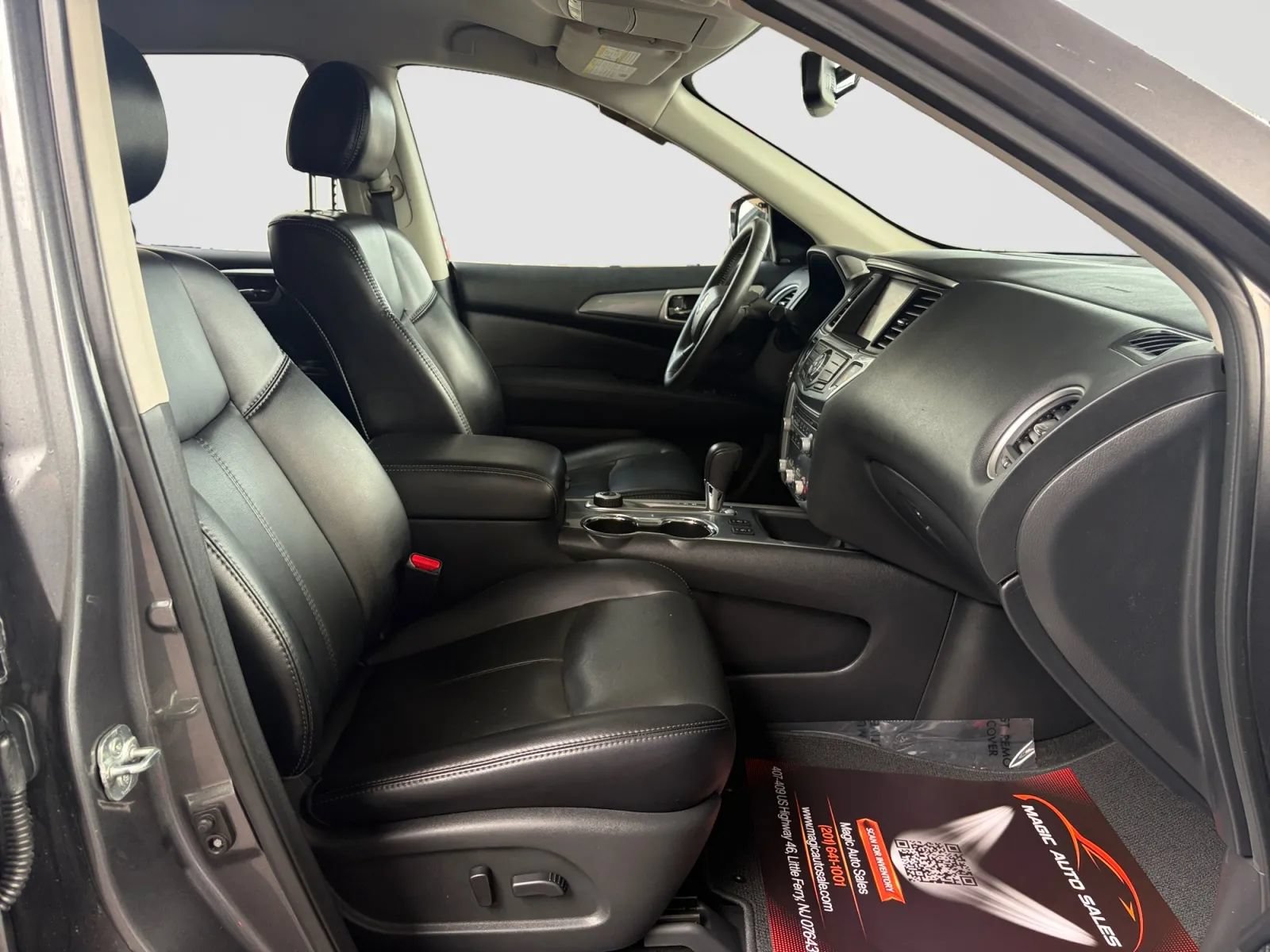 Used 2017 Nissan Pathfinder SL AWD/4WD image 22