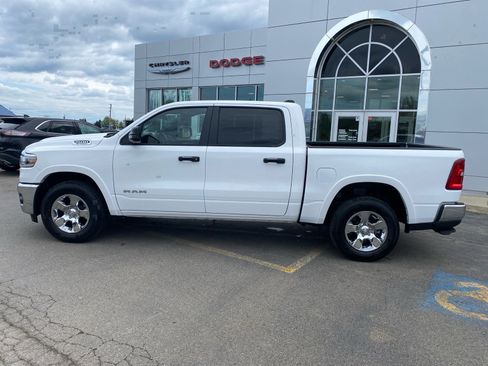 Used 2025 RAM 1500 Big Horn AWD/4WD image 2