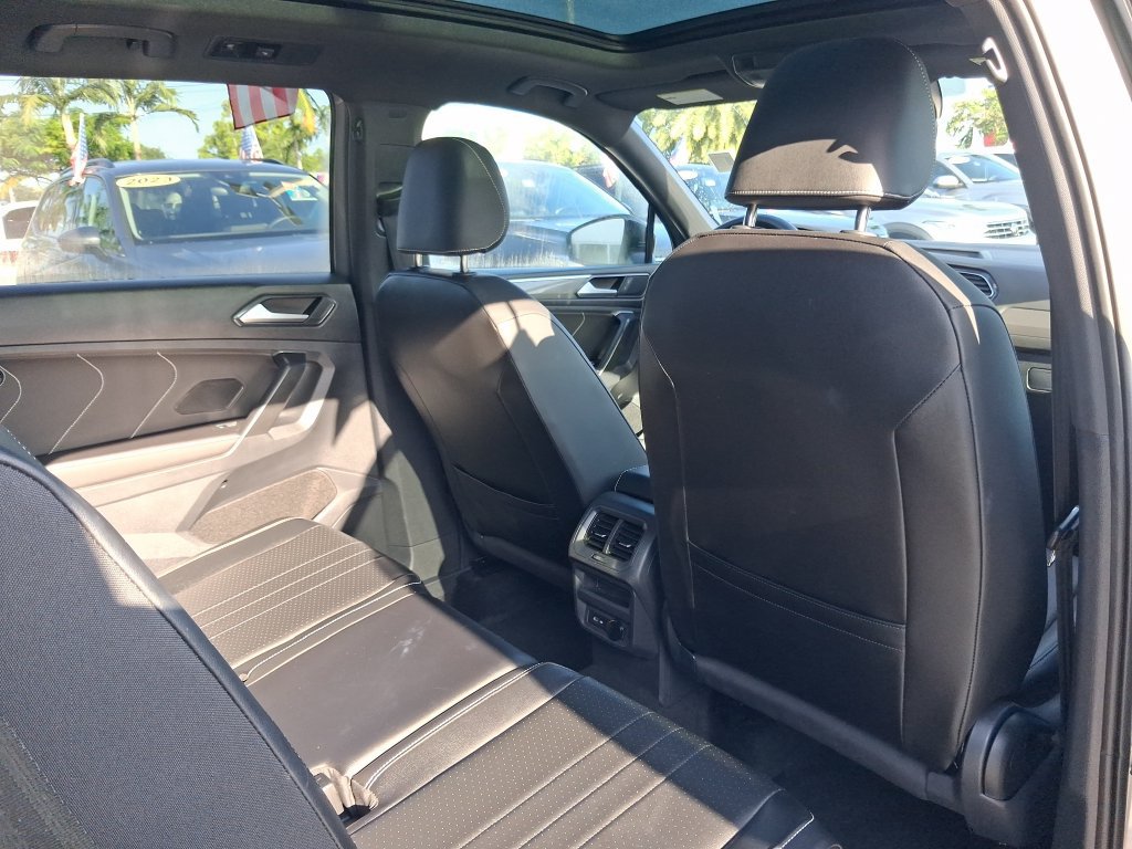 Certified 2023 Volkswagen Tiguan SE R-Line FWD image 21
