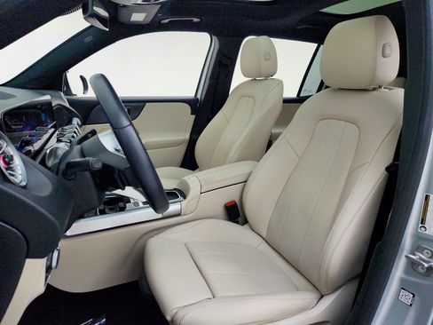 Used 2024 Mercedes-Benz EQB 250+ image 17