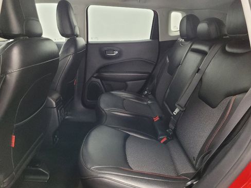 Used 2020 Jeep Compass Trailhawk AWD/4WD image 18