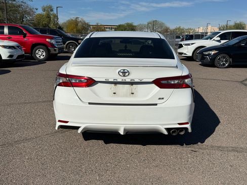 Used 2018 Toyota Camry SE image 6