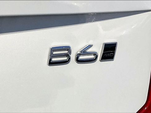 Certified 2024 Volvo XC90 B6 Plus w/ Protection Package Premier image 9