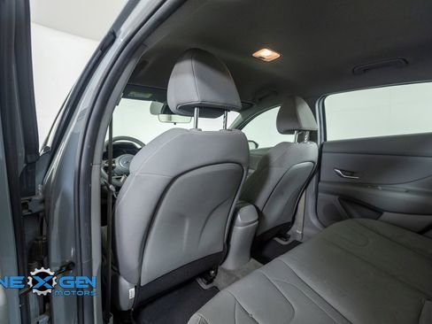 Used 2021 Hyundai Elantra SEL image 25