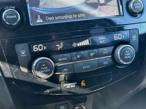 Used 2017 Nissan Rogue SL w/ SL Premium Package AWD/4WD image 21