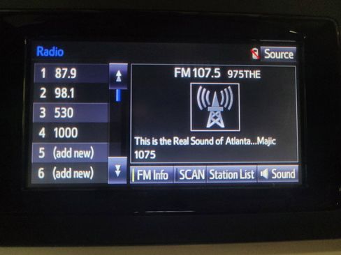 Used 2019 Toyota Highlander LE image 25