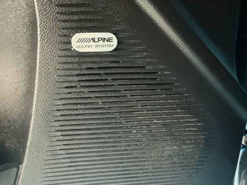 Used 2015 Dodge Challenger R/T Plus image 26