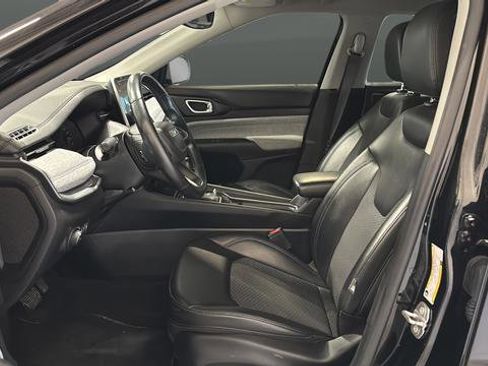 Used 2022 Jeep Compass Latitude w/ Sun and Sound Group AWD/4WD image 9