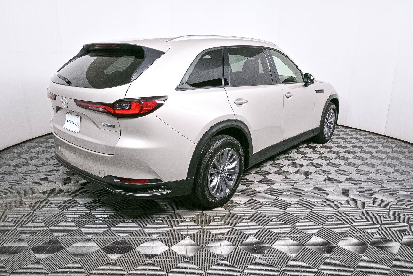 Used 2024 MAZDA CX-90 3.3 Turbo w/ Preferred Plus AWD/4WD image 3