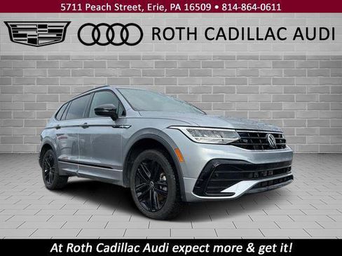 Used 2022 Volkswagen Tiguan SE R-Line AWD/4WD image 1