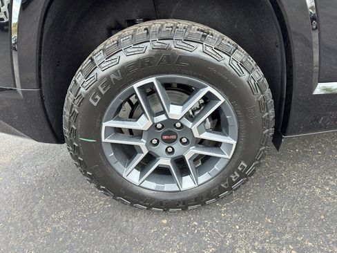 New 2026 GMC Terrain AT4 w/ Technology Package II AWD/4WD image 9
