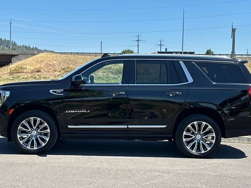 Used 2021 GMC Yukon Denali w/ Denali Premium Package AWD/4WD image 6