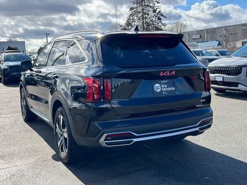 Certified 2023 Kia Sorento EX image 9