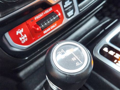 Used 2020 Jeep Gladiator Rubicon image 23