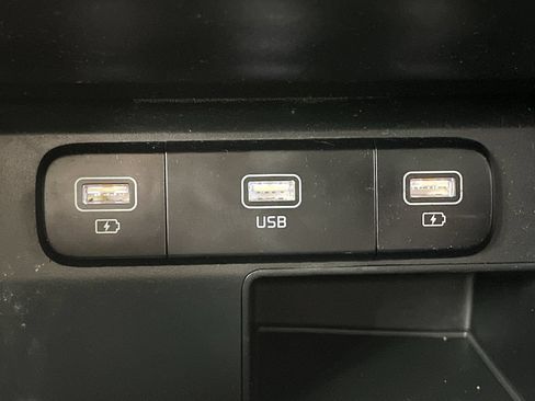 Used 2021 Kia Sorento S FWD image 23