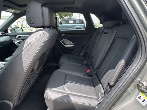 Used 2022 Audi Q3 2.0T Premium w/ Convenience Package AWD/4WD image 15
