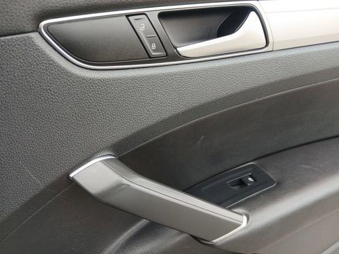 Used 2019 Volkswagen Passat 2.0T Wolfsburg image 16