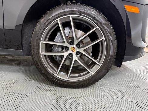 Certified 2025 Porsche Macan w/ Premium Package Plus AWD/4WD image 14