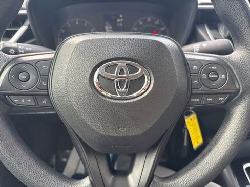 Used 2023 Toyota Corolla LE image 18